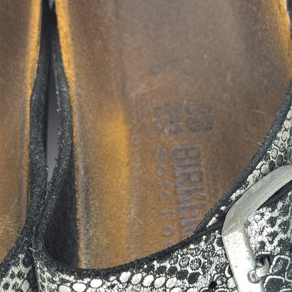 🔥🔥🔥Birkenstock Black and Gray Comfort Sandals Size: 7-7.5/38 - Picture 7 of 9